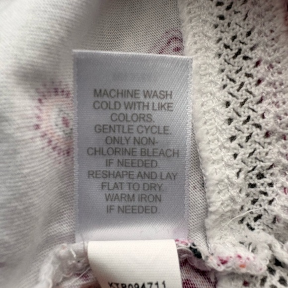 J. Jill White and Pink Patterned Sleeveless Blouse - Picture 5 of 8